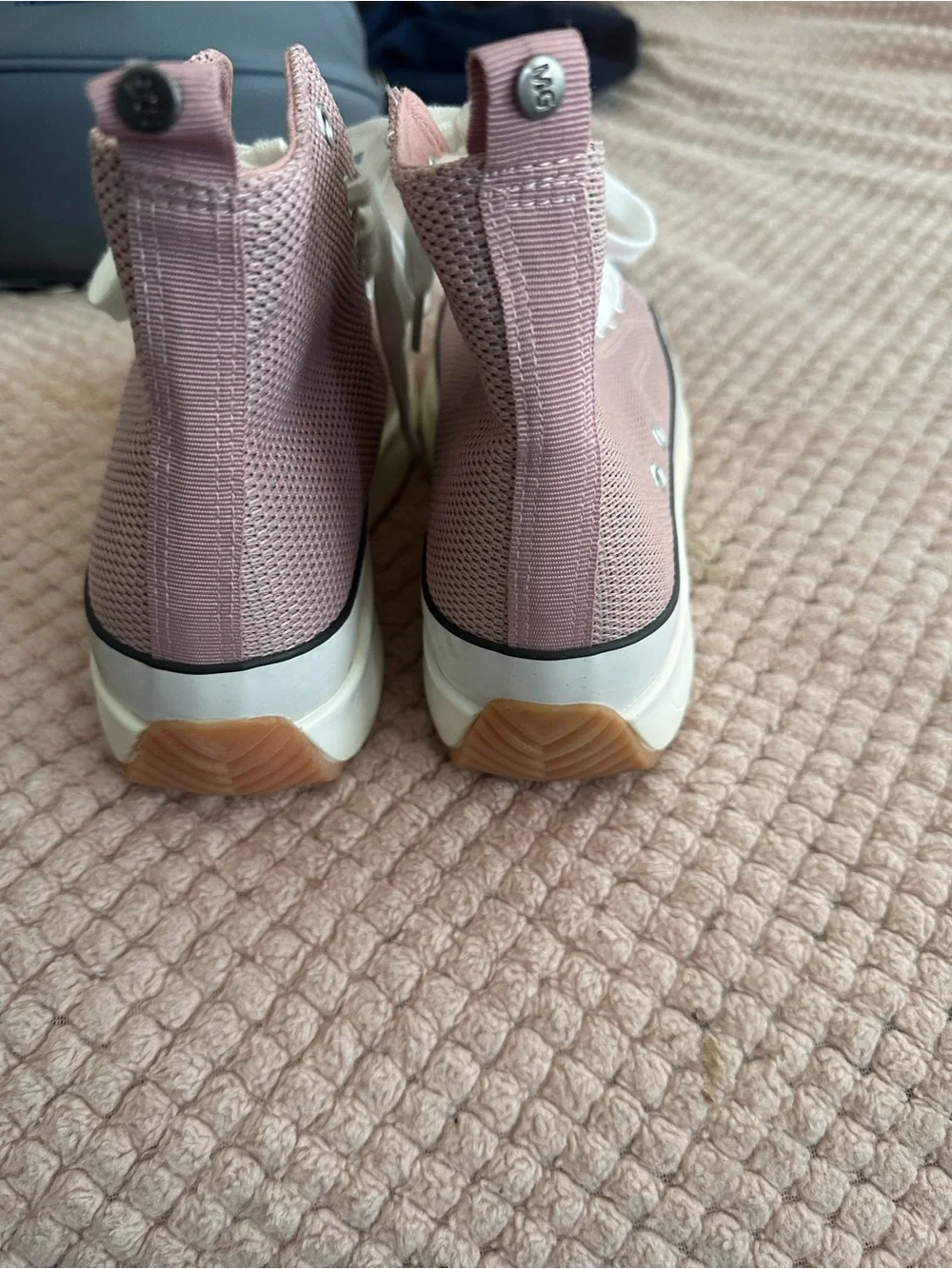 High-Top Platform Sneakers - Pink